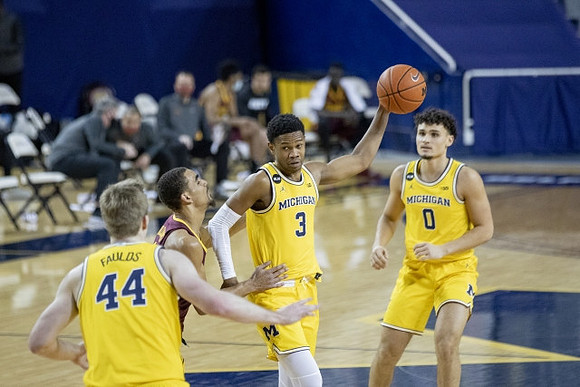 Jaron Faulds (44), Zeb Jackson (3), and Adrien Nunez (0)