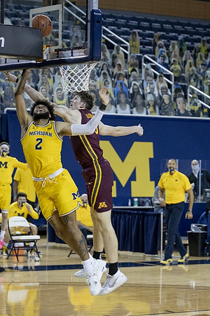 Isaiah Livers (2)