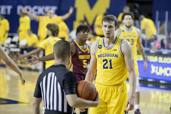 Franz Wagner (21) and Brandon Johns Jr. (23)