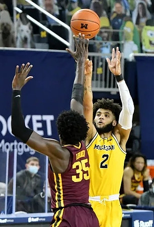 Isaiah Livers (2)