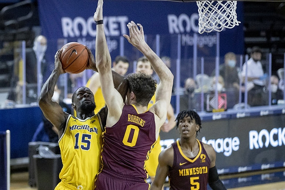 Chaundee Brown Jr. (15) and Franz Wagner (21)