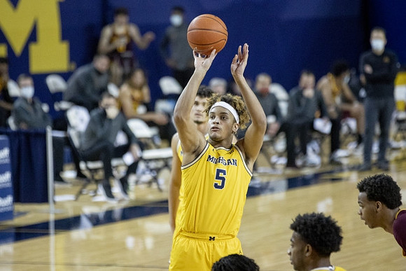 Adrien Nunez (0) and Terrance Williams II (5)