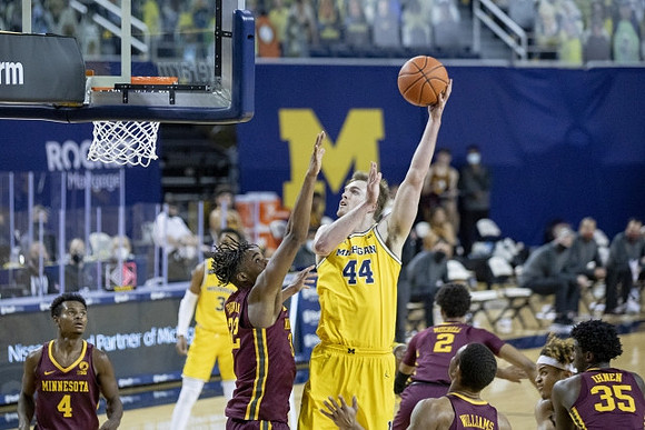 Jaron Faulds (44) and Zeb Jackson (3)