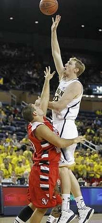 Blake McLimans (22)