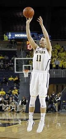 Nik Stauskas (11)