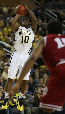 Derrick Walton Jr. (10)