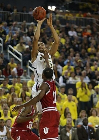 Jon Horford (15)