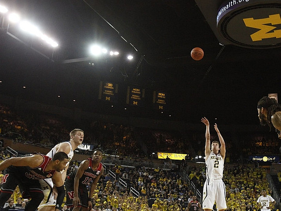 Max Bielfeldt (44), Spike Albrecht (2), and Muhammad-Ali Abdur-Rahkman (12)