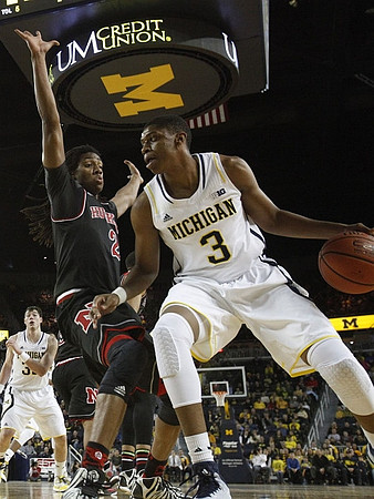 Ricky Doyle (32) and Kameron Chatman (3)