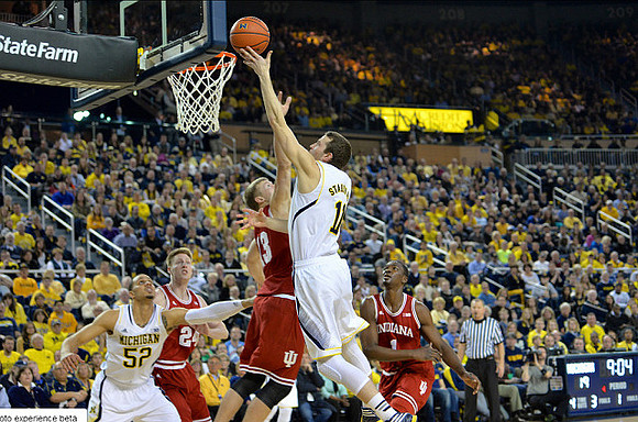 Jordan Morgan (52) and Nik Stauskas (11)