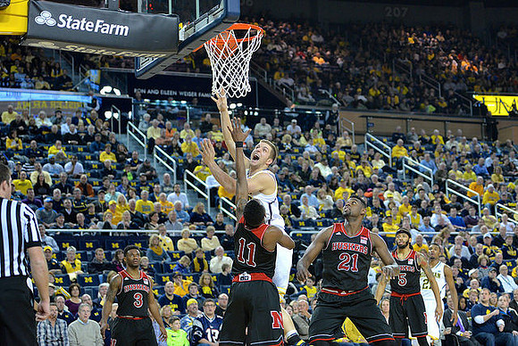 Max Bielfeldt (44) and Zak Irvin (21)
