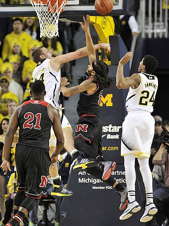 Max Bielfeldt (44) and Aubrey Dawkins (24)