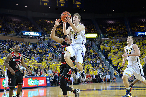Spike Albrecht (2) and Max Bielfeldt (44)