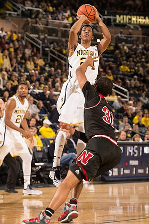 Zak Irvin (21) and Aubrey Dawkins (24)