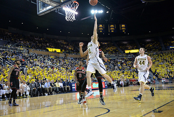 Spike Albrecht (2) and Max Bielfeldt (44)