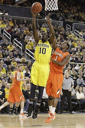 Evan Smotrycz (23) and Tim Hardaway Jr. (10)