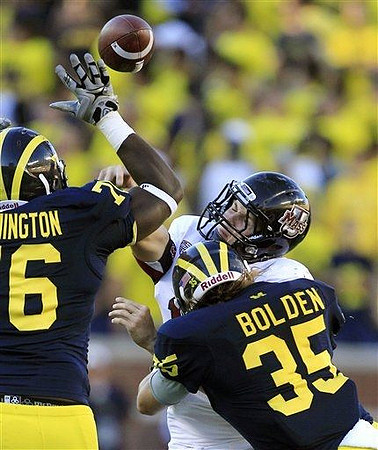 Quinton Washington (76) and Joe Bolden (35)