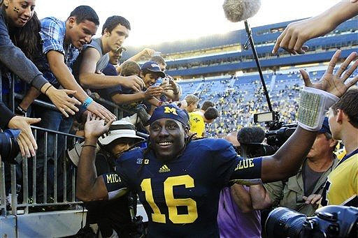 Denard Robinson (16)