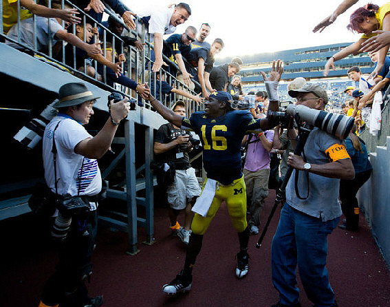 Denard Robinson (16)