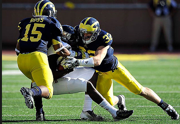 James Ross (15) and Jordan Kovacs (32)
