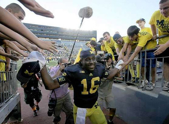 Denard Robinson (16)