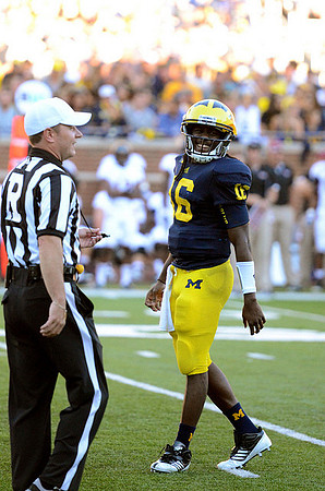 Denard Robinson (16)