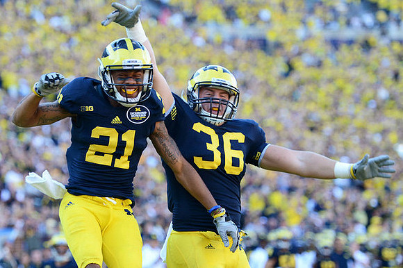 Roy Roundtree (21) and Joe Kerridge (36)