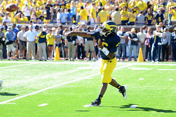 Denard Robinson (16)