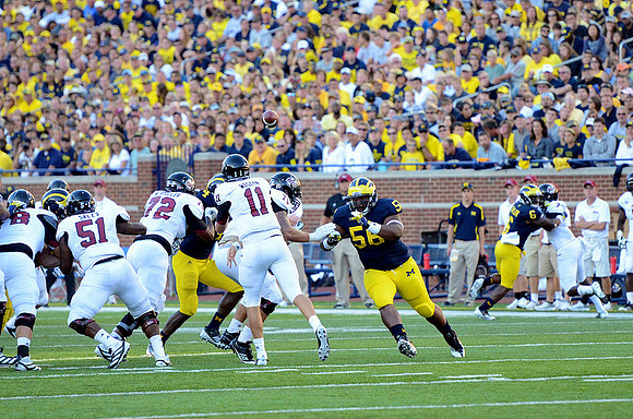 Cameron Gordon (4) and Ondre Pipkins (56)
