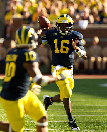 Denard Robinson (16) and Jeremy Gallon (10)
