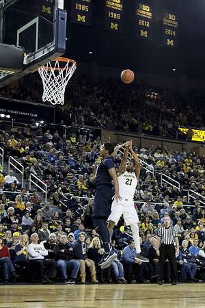 Zak Irvin (21)