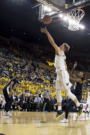 Moritz Wagner (13)