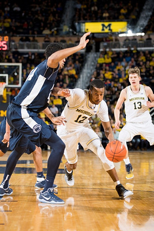 Muhammad-Ali Abdur-Rahkman (12) and Moritz Wagner (13)