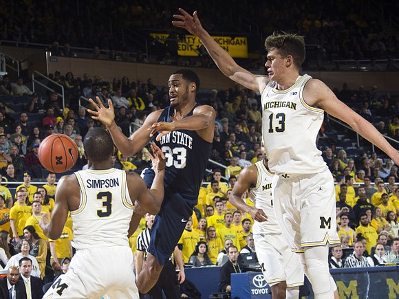 Xavier Simpson (3) and Moritz Wagner (13)