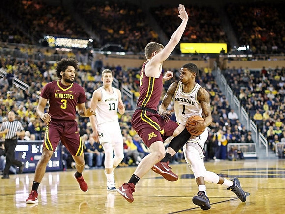 Moritz Wagner (13) and Charles Matthews (1)