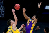 Franz Wagner (21) and Austin Davis (51)