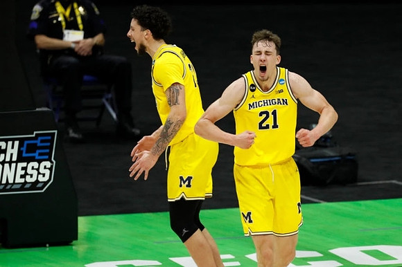 Brandon Johns Jr. (23) and Franz Wagner (21)