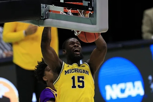 Chaundee Brown Jr. (15)