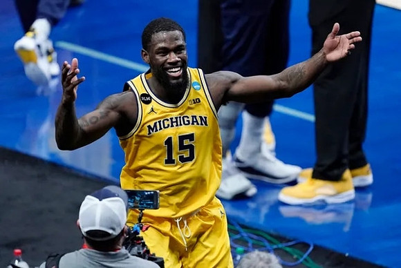 Chaundee Brown Jr. (15)