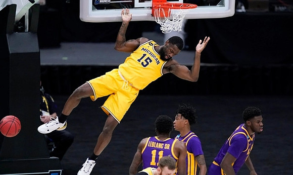 Chaundee Brown Jr. (15)