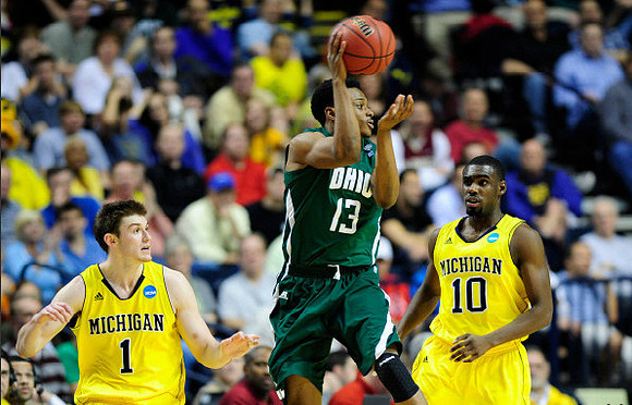 Stu Douglass (1) and Tim Hardaway Jr. (10)