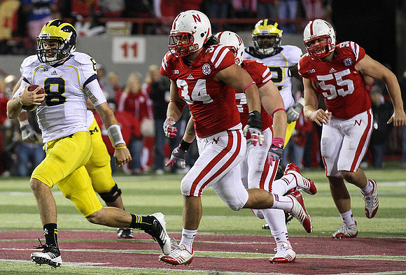Russell Bellomy (8) and Ricky Barnum (52)
