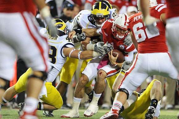 Desmond Morgan (48) and Craig Roh (88)