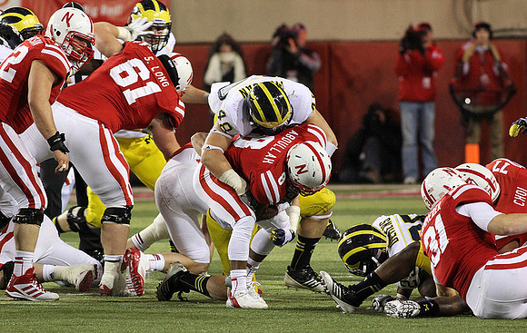 Desmond Morgan (48) and Kenny Demens (25)