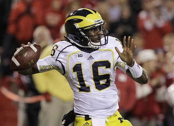 Denard Robinson (16)