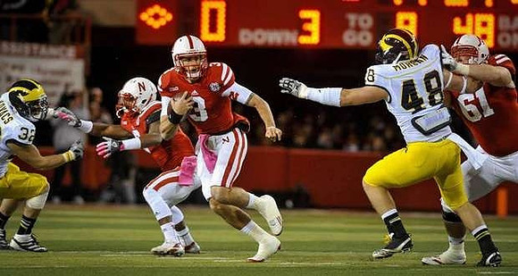 Jordan Kovacs (32) and Desmond Morgan (48)