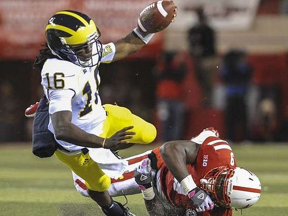 Denard Robinson (16)