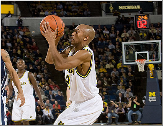 C.J. Lee (2) and Laval Lucas-Perry (31)