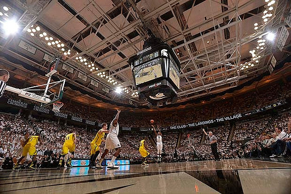 Glenn Robinson III (1), Nik Stauskas (11), Max Bielfeldt (44), and Caris LeVert (23)