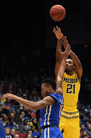 Zak Irvin (21)
